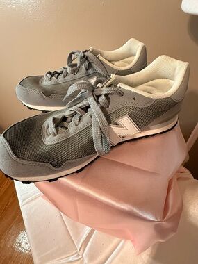 New Balance  515 Gray Youth Athletic Sneakers
Size 6 1/2 Men’s